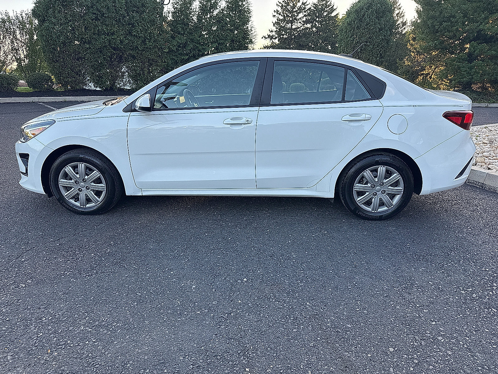Used 2022 Kia Rio LX FWD image 16