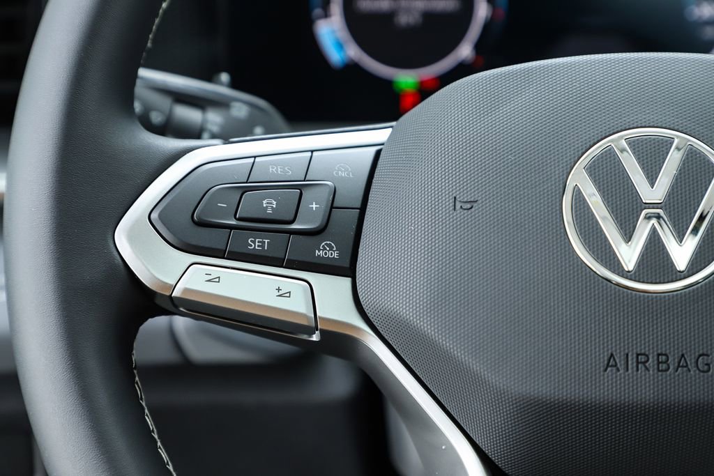 New 2026 Volkswagen Tiguan SE image 60