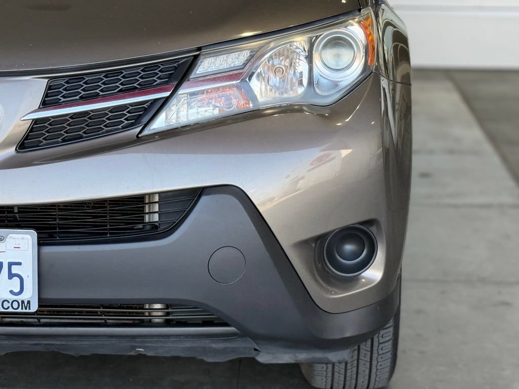 Used 2014 Toyota RAV4 LE FWD image 5