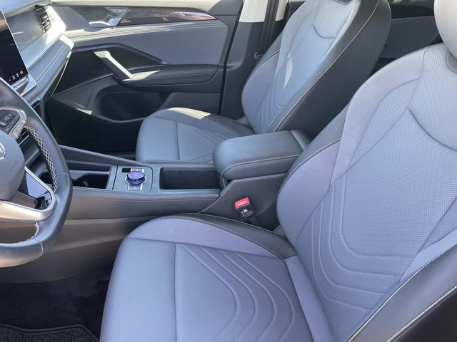 Certified 2026 Volkswagen Tiguan SE FWD image 20