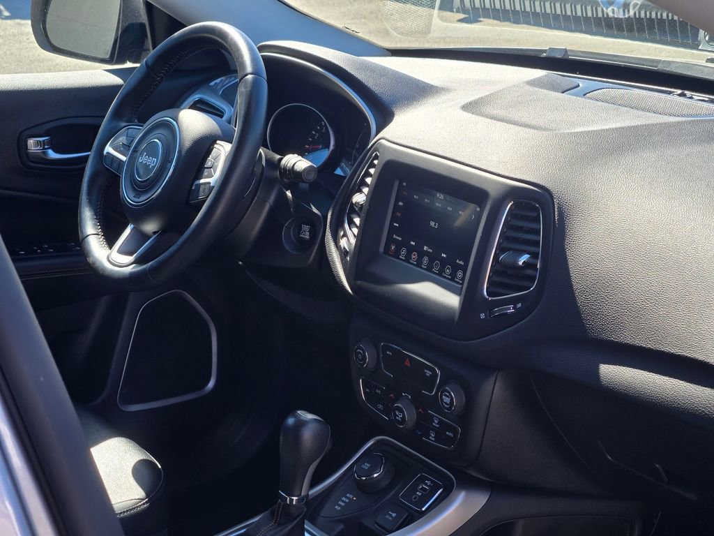 Used 2019 Jeep Compass Latitude AWD/4WD image 13