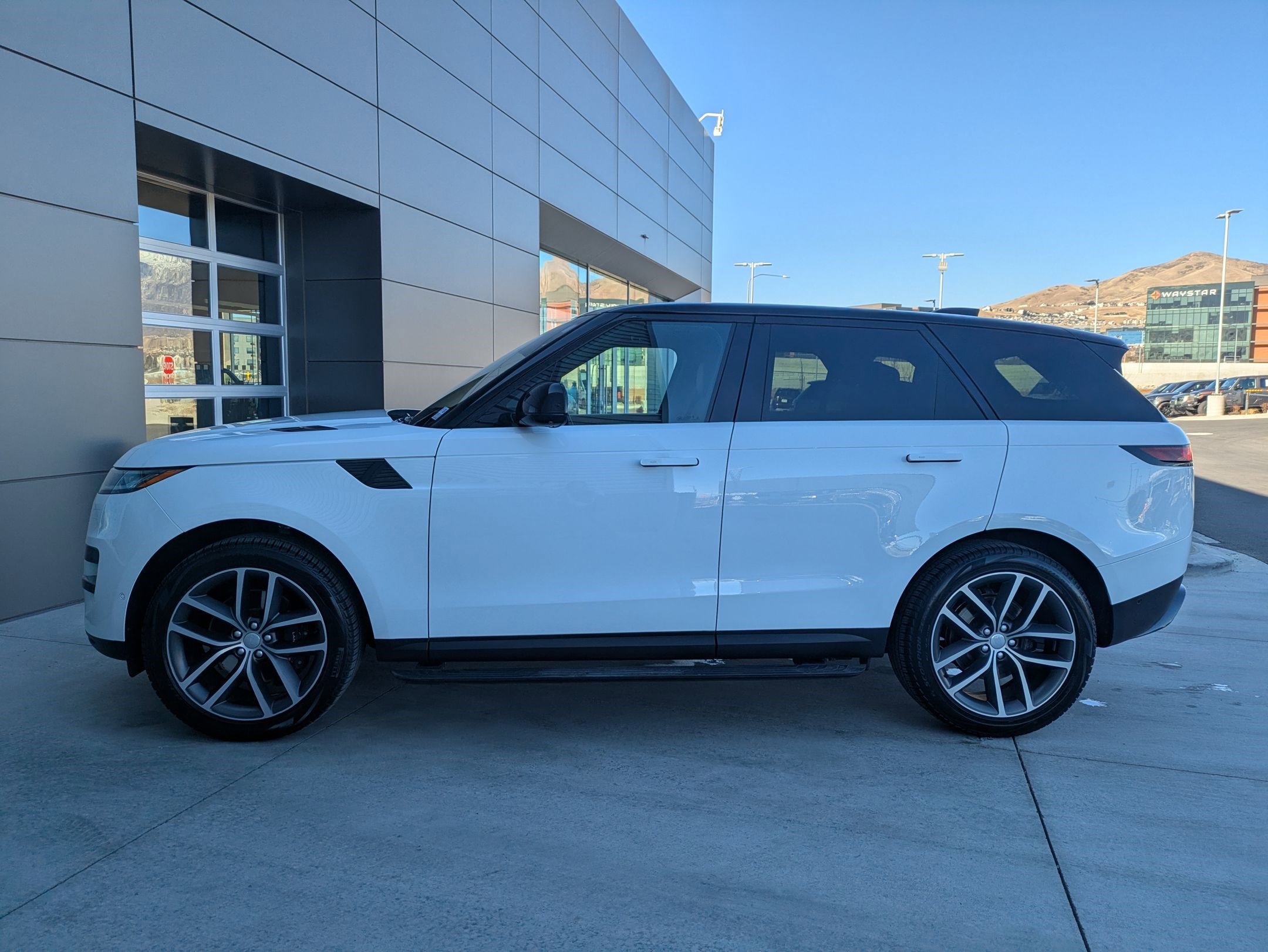 Certified 2023 Land Rover Range Rover Sport SE image 11