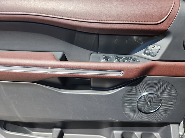 Used 2024 Ford Expedition Limited image 21