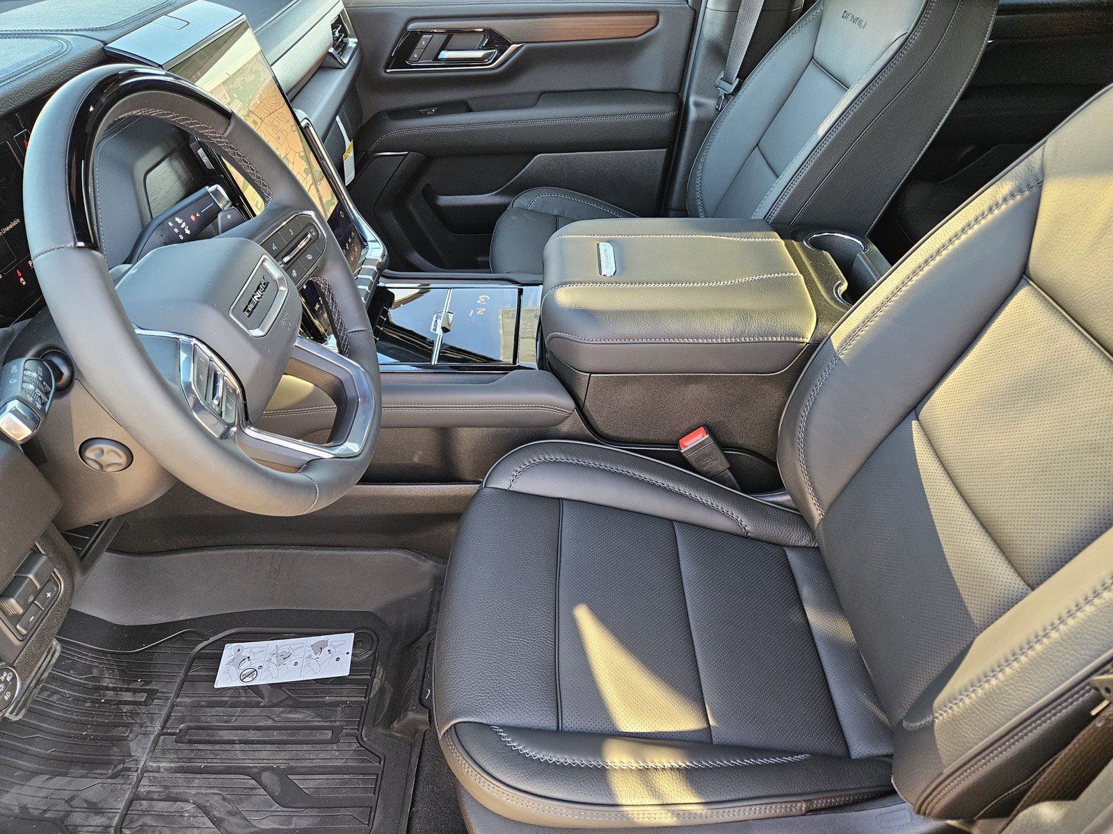 New 2027 GMC Yukon Denali w/ Denali Reserve Package AWD/4WD image 9