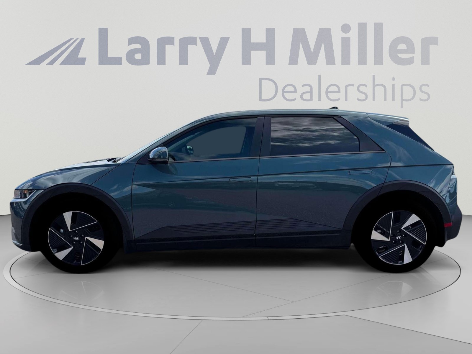 New 2026 Hyundai Ioniq 5 SEL RWD image 3