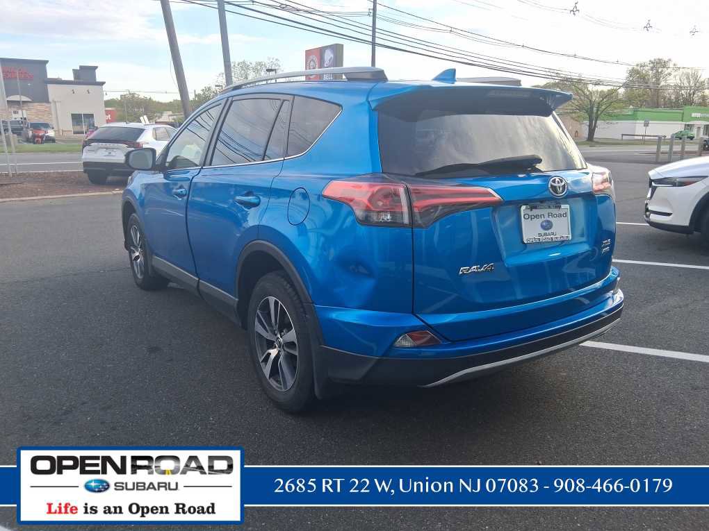 Used 2018 Toyota RAV4 XLE AWD/4WD image 5