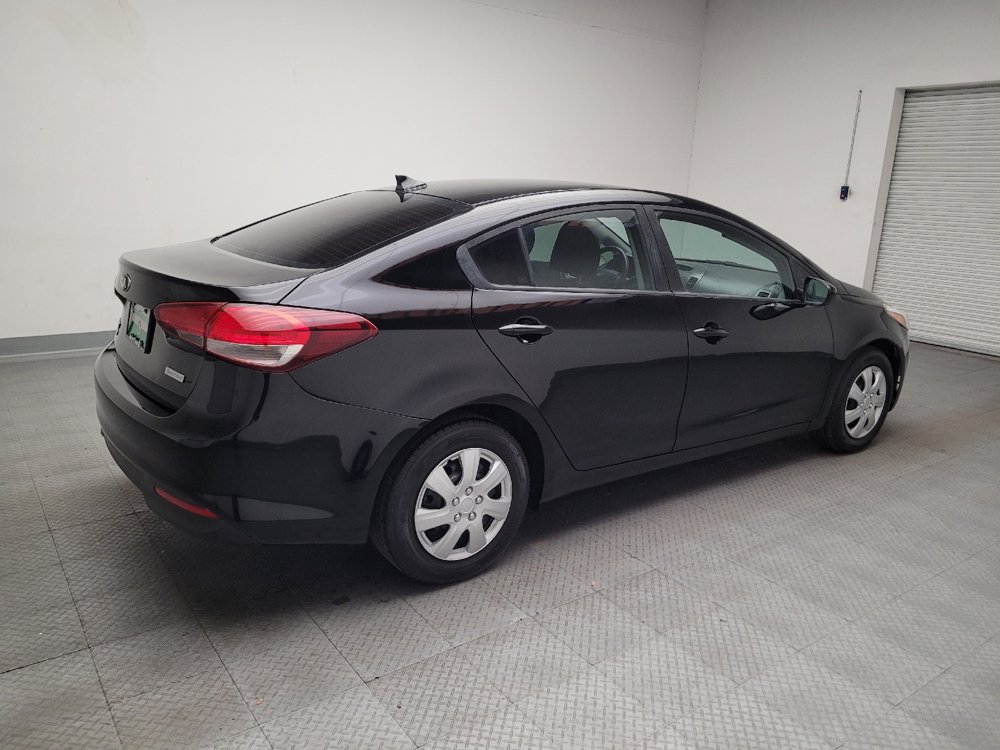 Used 2017 Kia Forte LX image 10