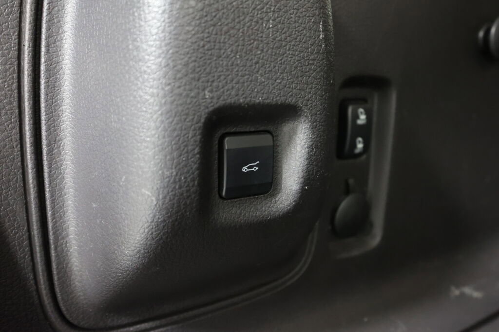 Used 2010 Ford Edge Limited FWD image 19