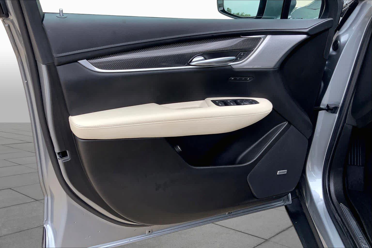 Used 2024 Cadillac XT5 Sportv w/ Technology Package AWD/4WD image 22