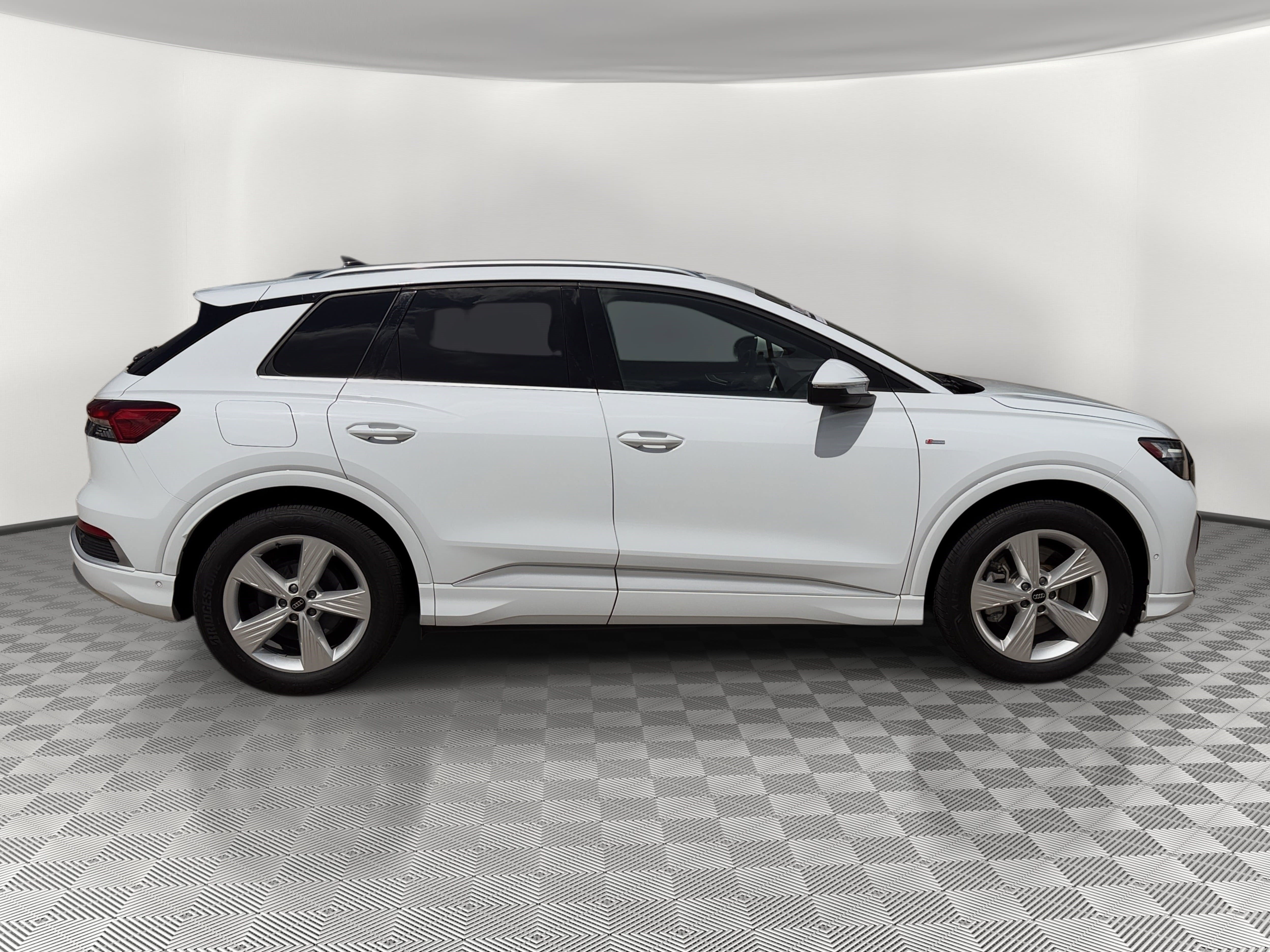Certified 2024 Audi Q4 e-tron Premium Plus w/ Premium Plus AWD/4WD image 8
