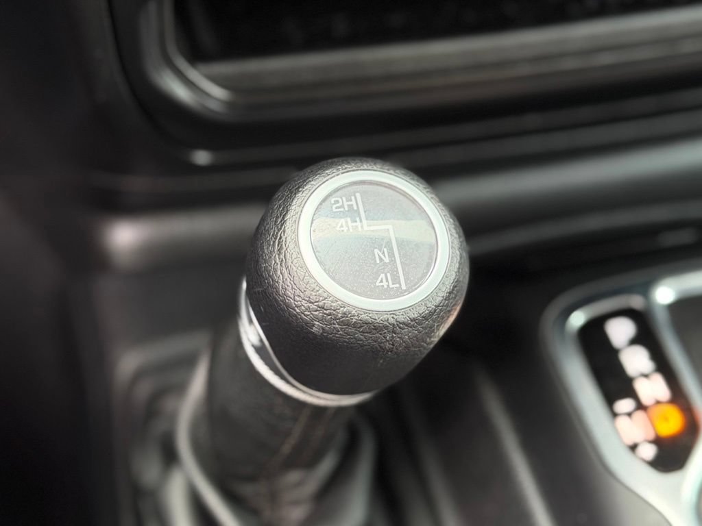 Used 2021 Jeep Gladiator Sport AWD/4WD image 17