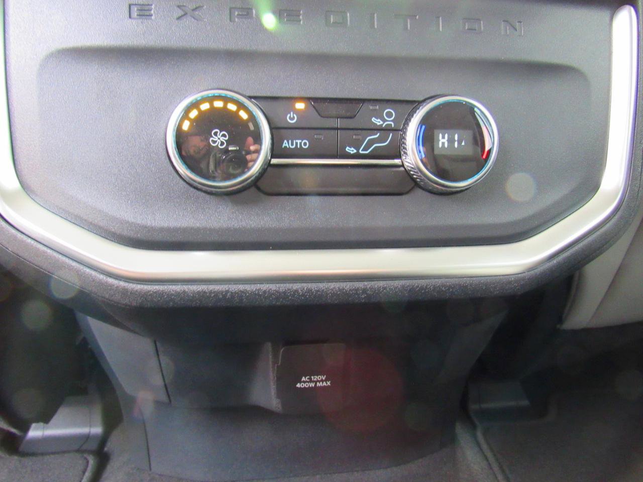 New 2026 Ford Expedition Active image 36