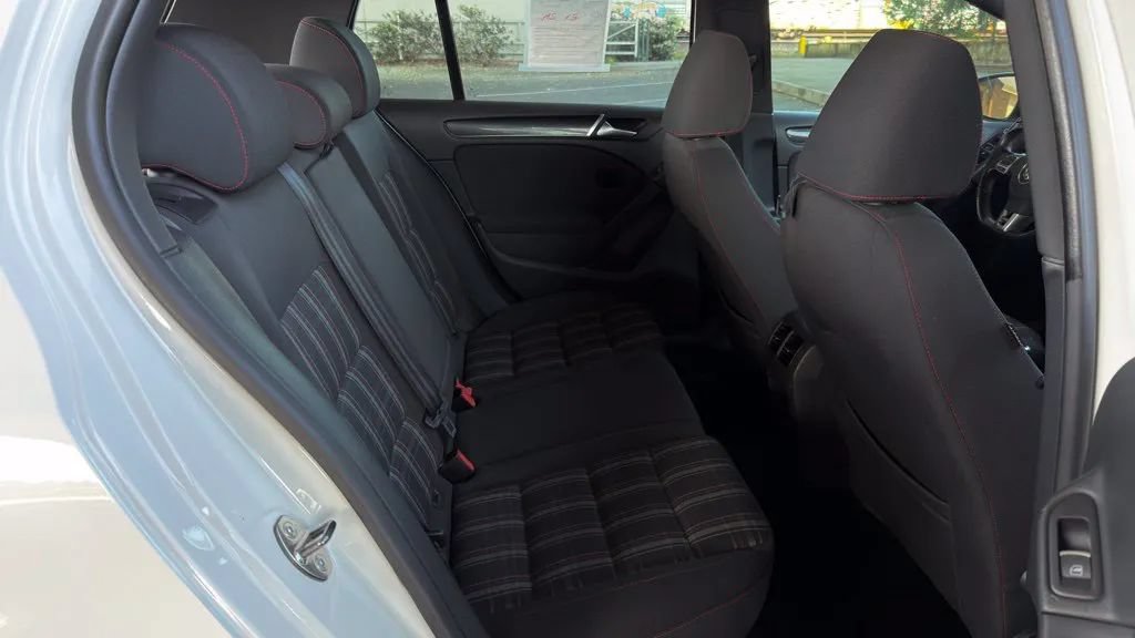 Used 2011 Volkswagen GTI 4-Door FWD image 30
