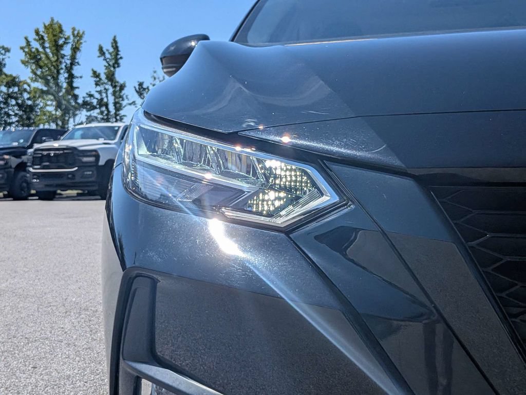 Used 2022 Nissan Sentra SR w/ Midnight Edition FWD image 9