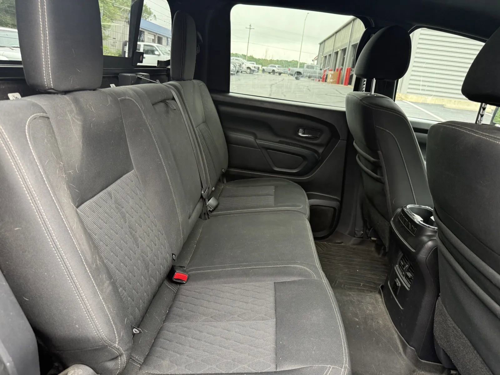 Used 2018 Nissan Titan SV AWD/4WD image 10