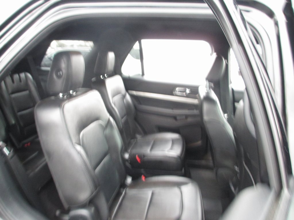 Used 2018 Ford Explorer XLT w/ Equipment Group 202A image 20
