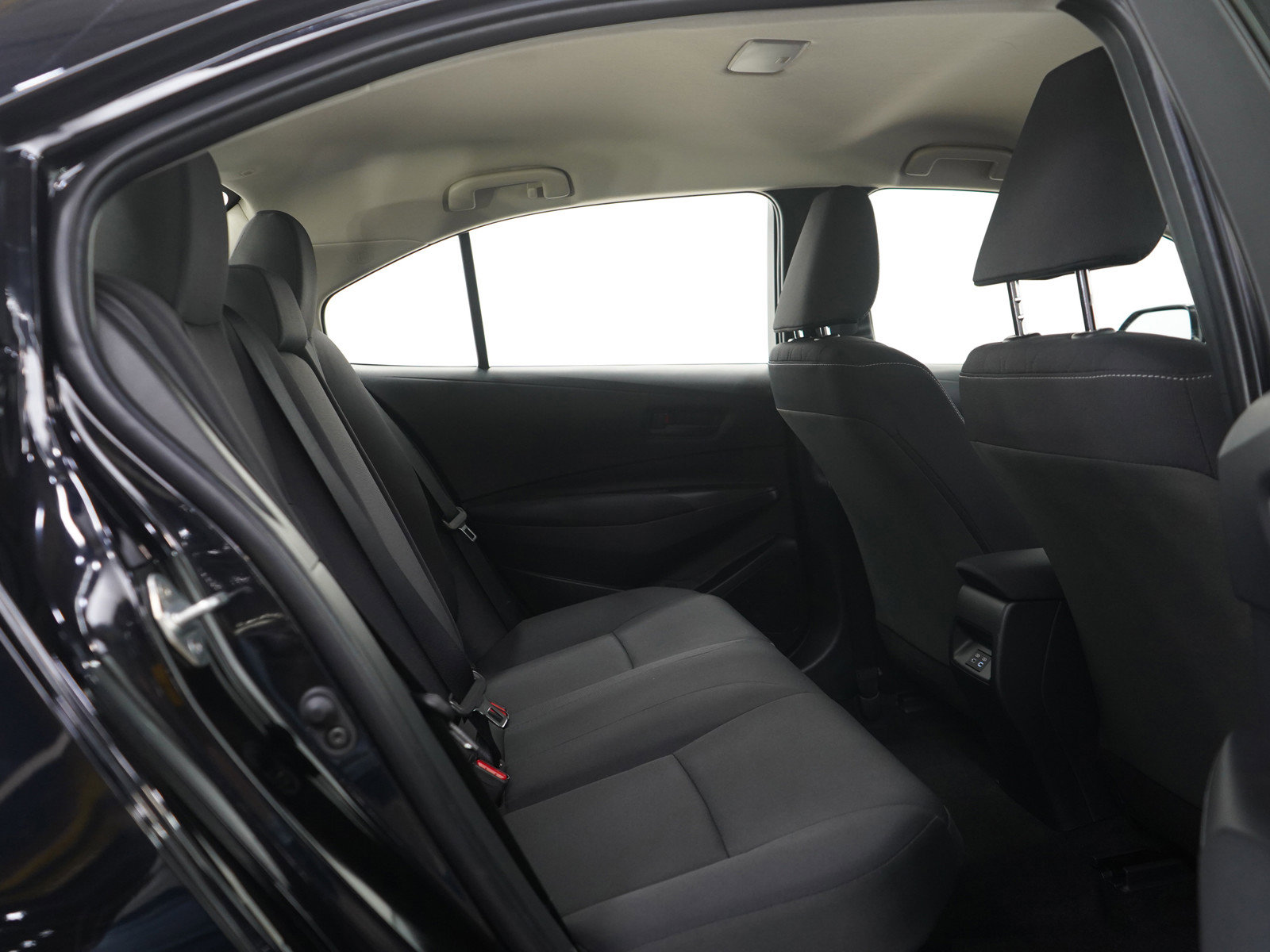 Used 2025 Toyota Corolla LE image 11