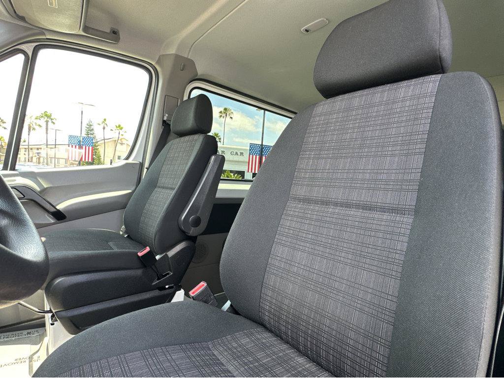 Used 2015 Mercedes-Benz Sprinter 2500 image 7