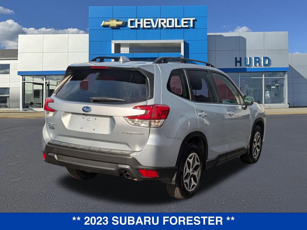 Used 2023 Subaru Forester Premium image 4