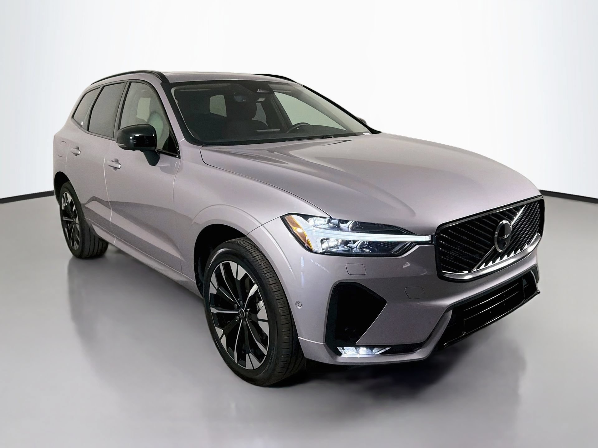 Certified 2026 Volvo XC60 B5 Plus AWD/4WD image 3