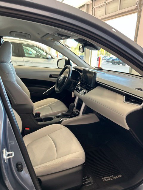Used 2024 Toyota Corolla Cross L FWD image 11