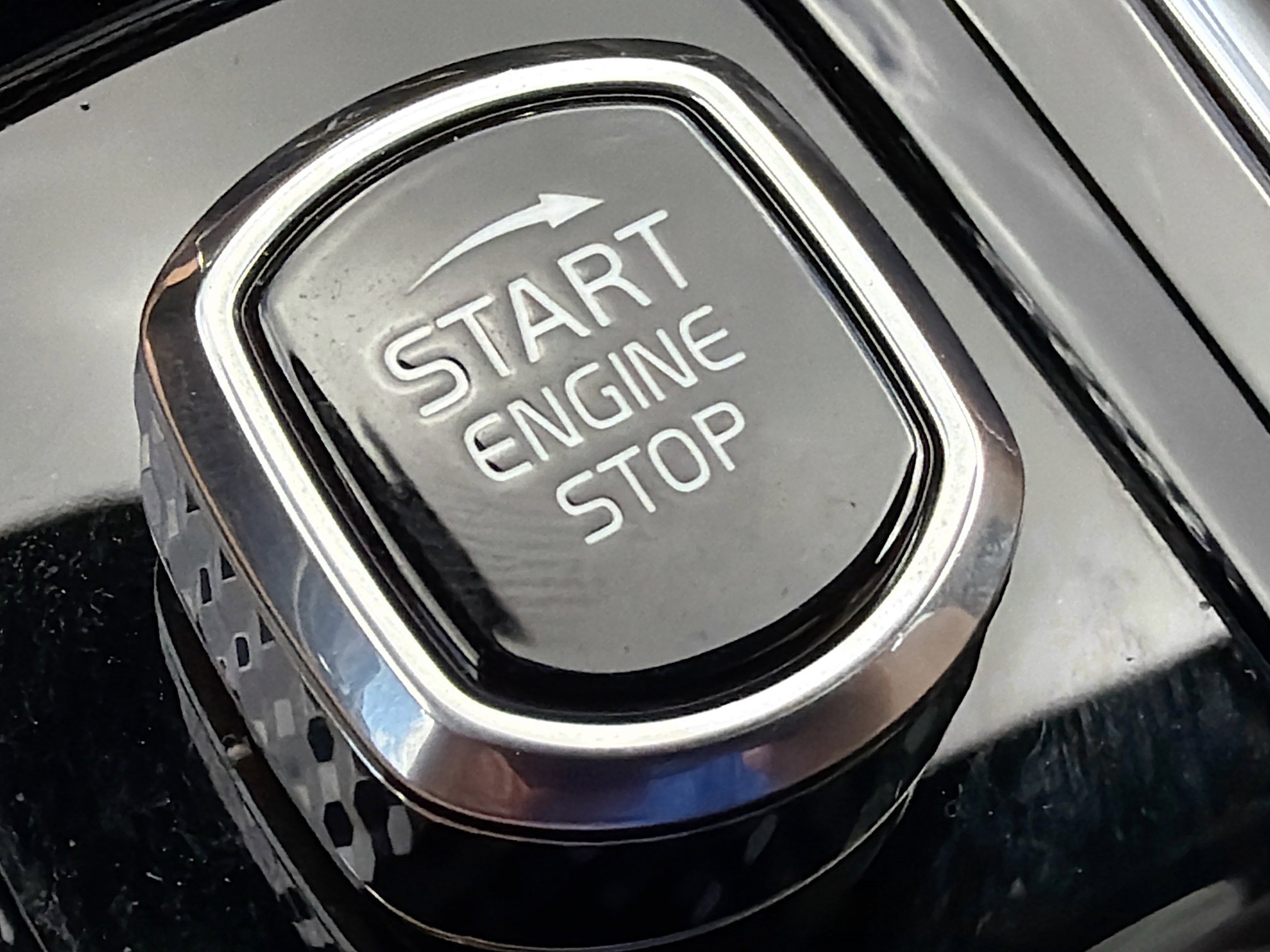 Used 2025 Volvo XC90 B6 Ultra w/ Protection Package Premier image 35