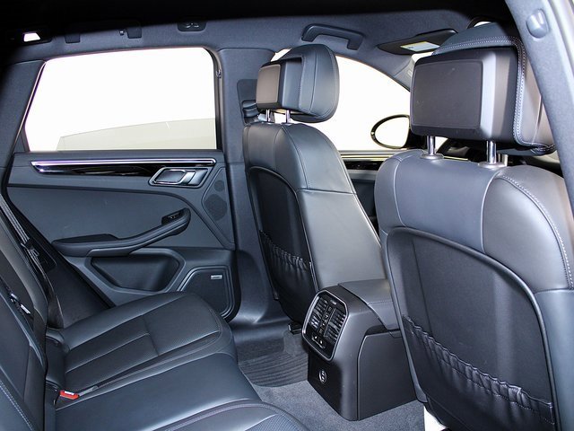 Certified 2023 Porsche Macan image 24
