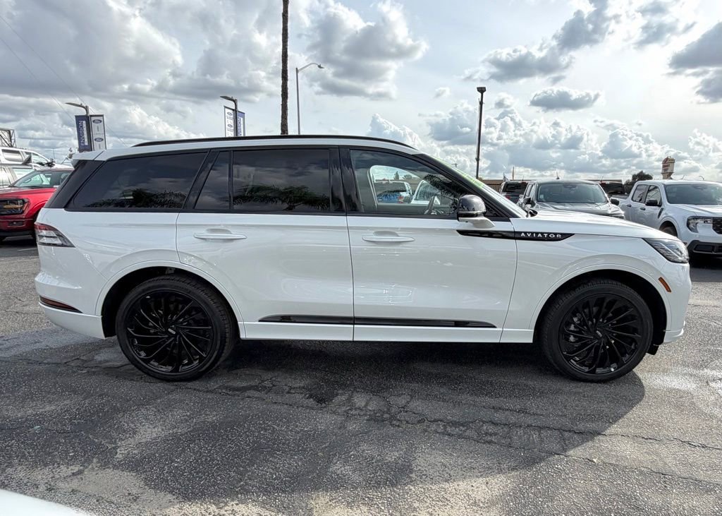 Used 2025 Lincoln Aviator Reserve w/ Equipment Group 201A image 10