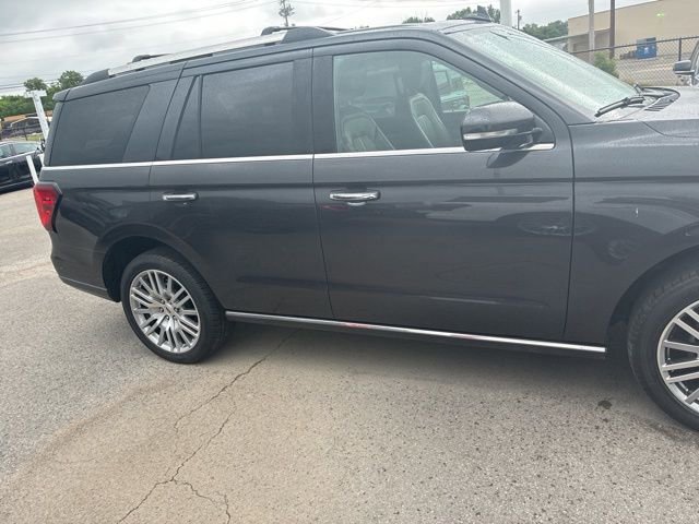 Used 2024 Ford Expedition Limited AWD/4WD image 6