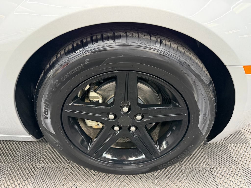 Used 2011 Chevrolet Camaro LT RWD image 18