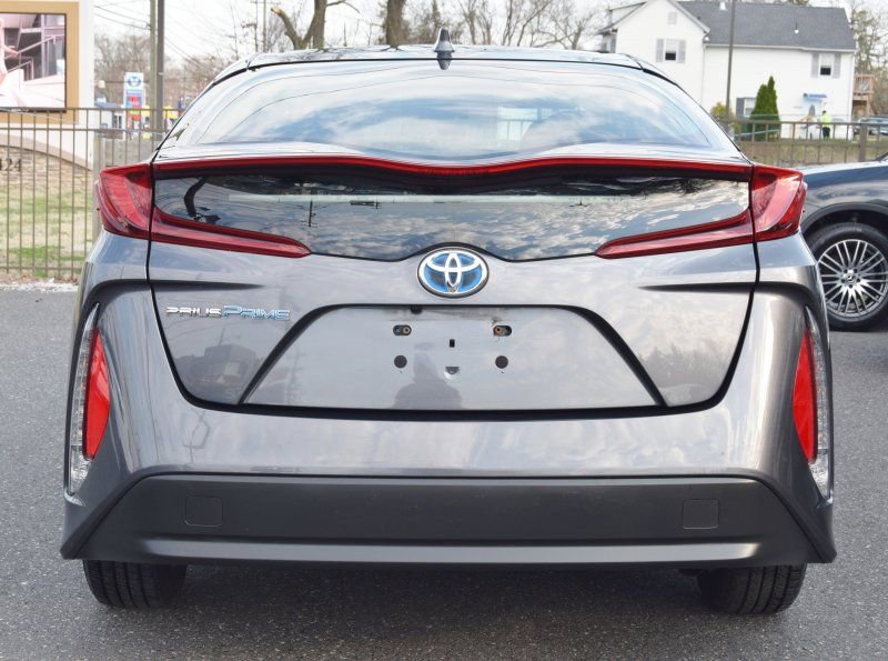 Used 2021 Toyota Prius Prime LE FWD image 14