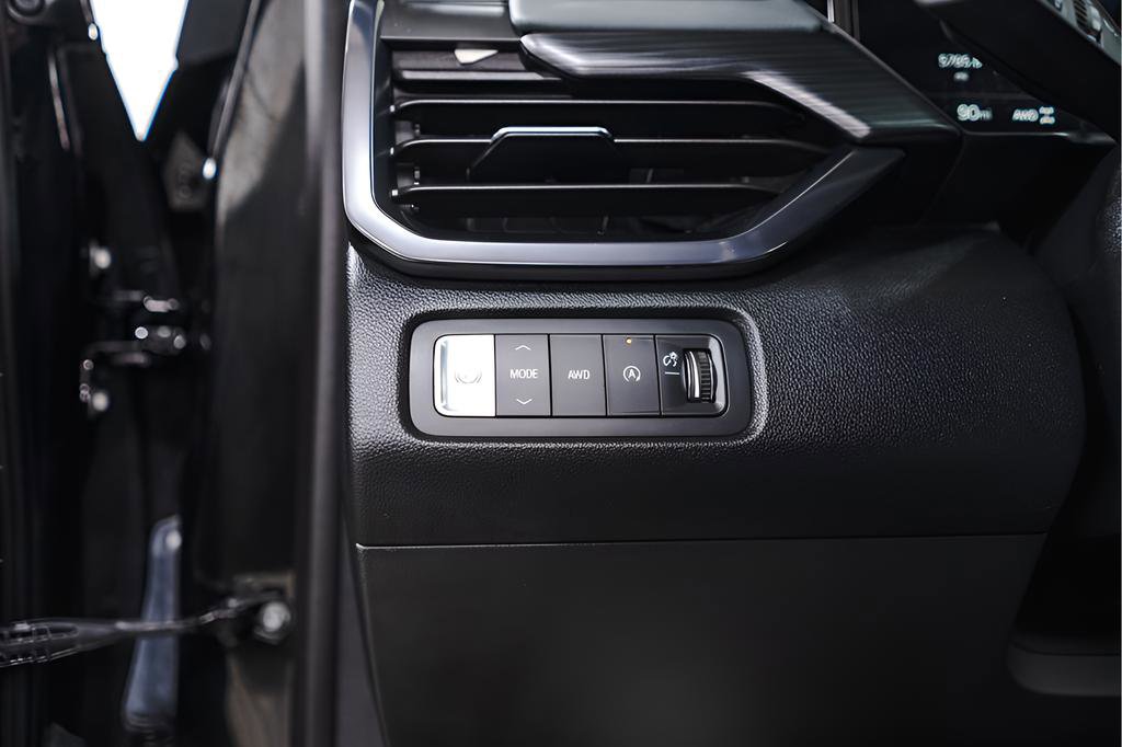 Used 2025 GMC Acadia AT4 w/ Luxury Package image 20