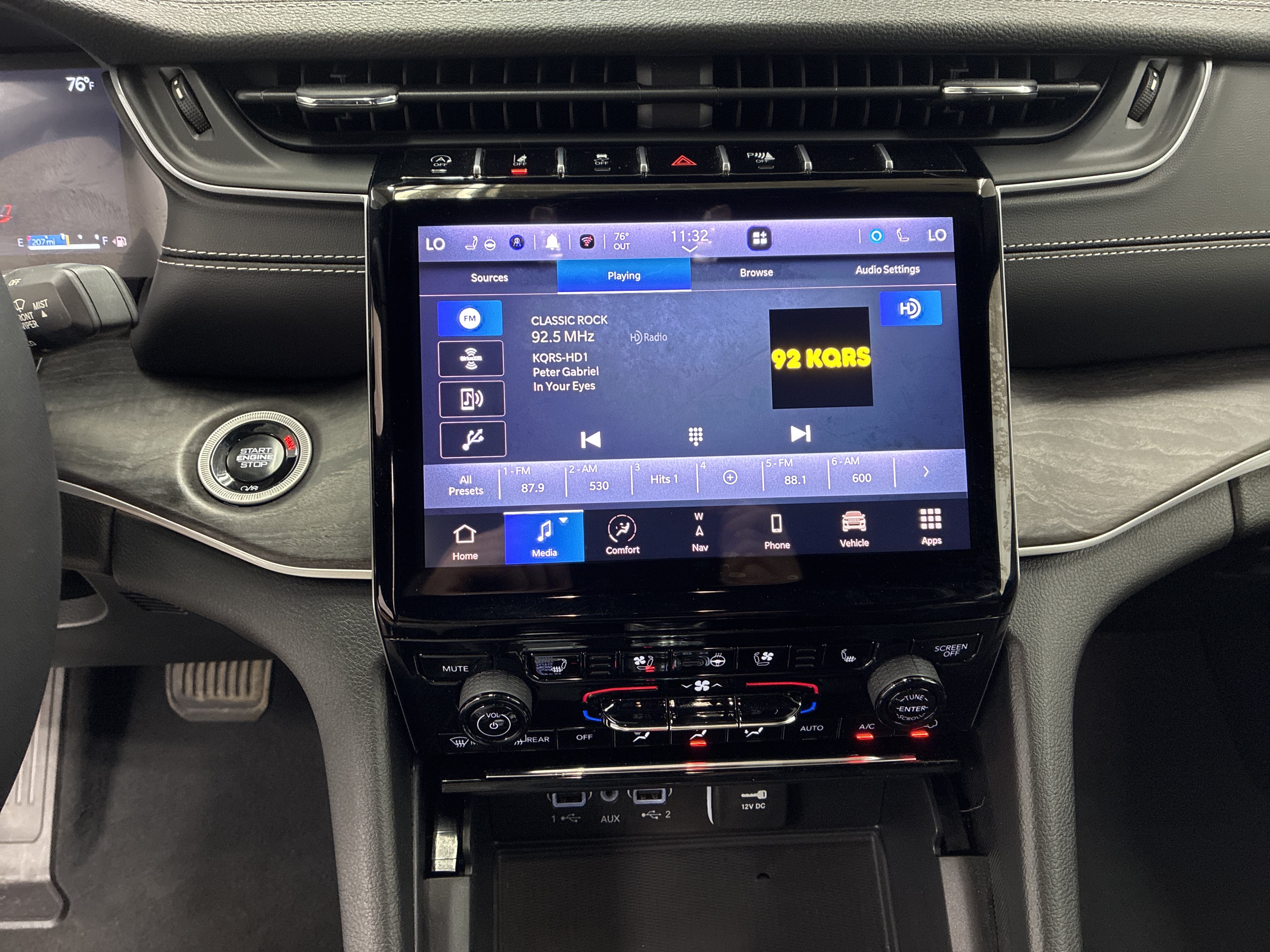Certified 2024 Jeep Grand Cherokee L Limited w/ Luxury Tech Group II AWD/4WD image 25