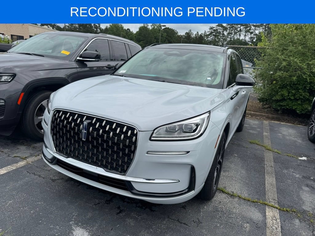 Used 2025 Lincoln Corsair Grand Touring AWD/4WD image 3