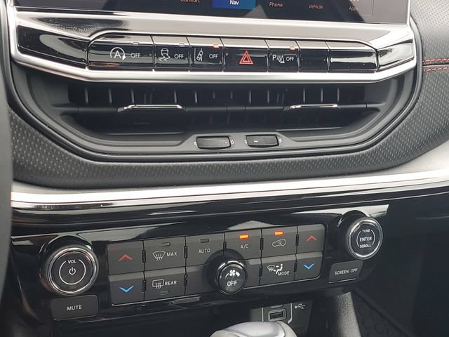 New 2026 Jeep Compass Trailhawk w/ Sun, Sound & Navigation Group AWD/4WD image 28