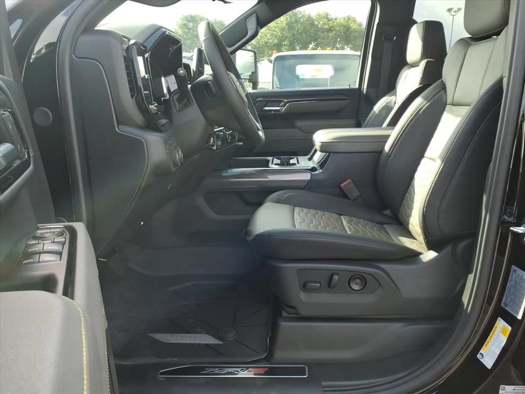 New 2026 Chevrolet Silverado 2500 ZR2 AWD/4WD image 16