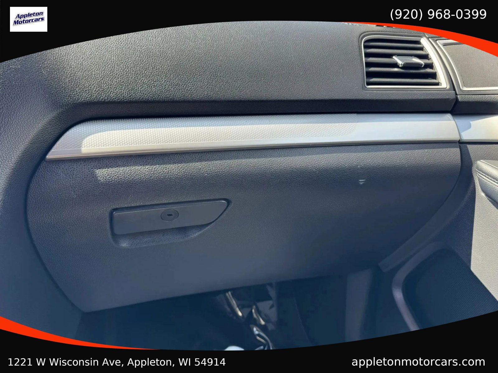 Used 2017 Ford Explorer XLT w/ Equipment Group 202A image 29