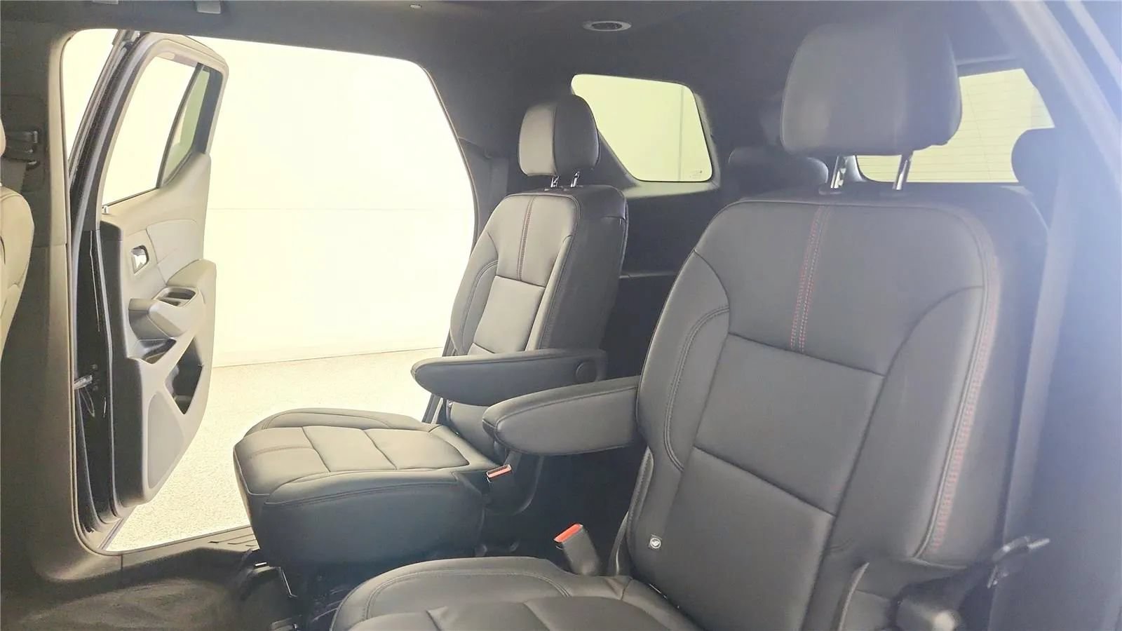 Used 2023 Chevrolet Traverse RS AWD/4WD image 35