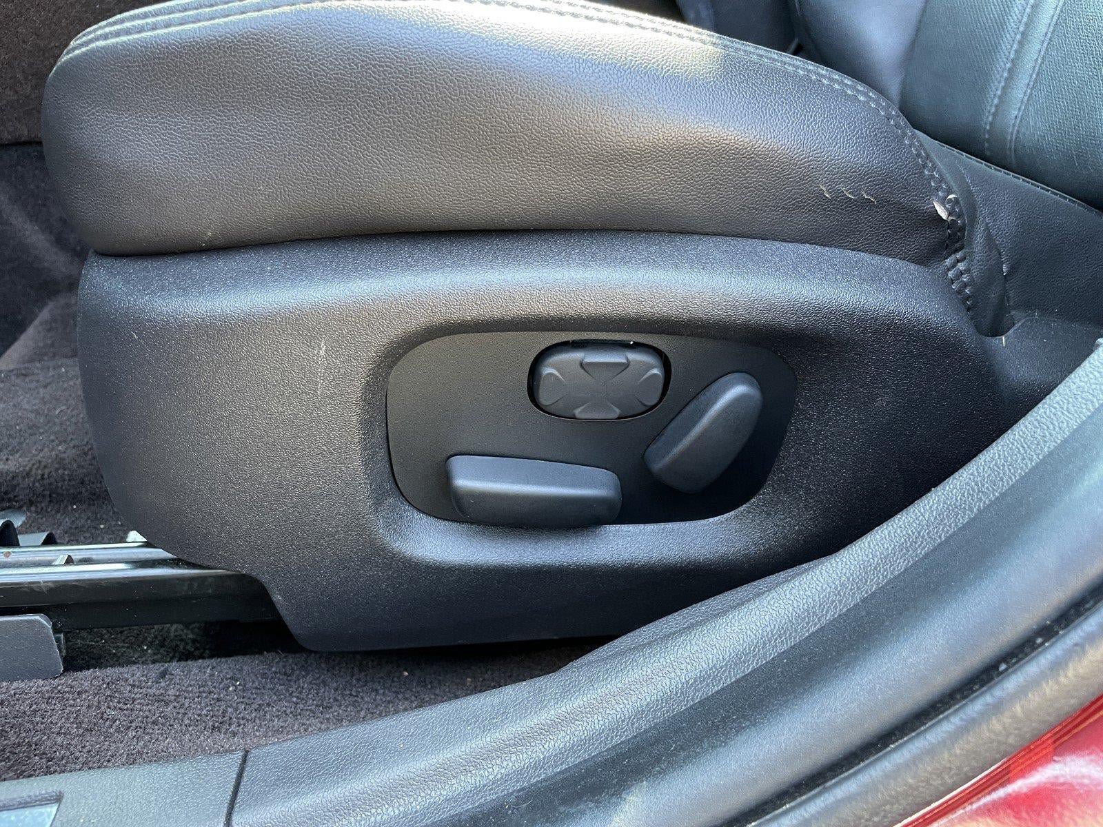 Used 2014 Lincoln MKS FWD image 16