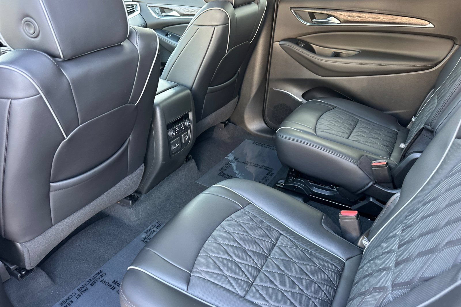 Certified 2024 Buick Enclave Avenir FWD image 14