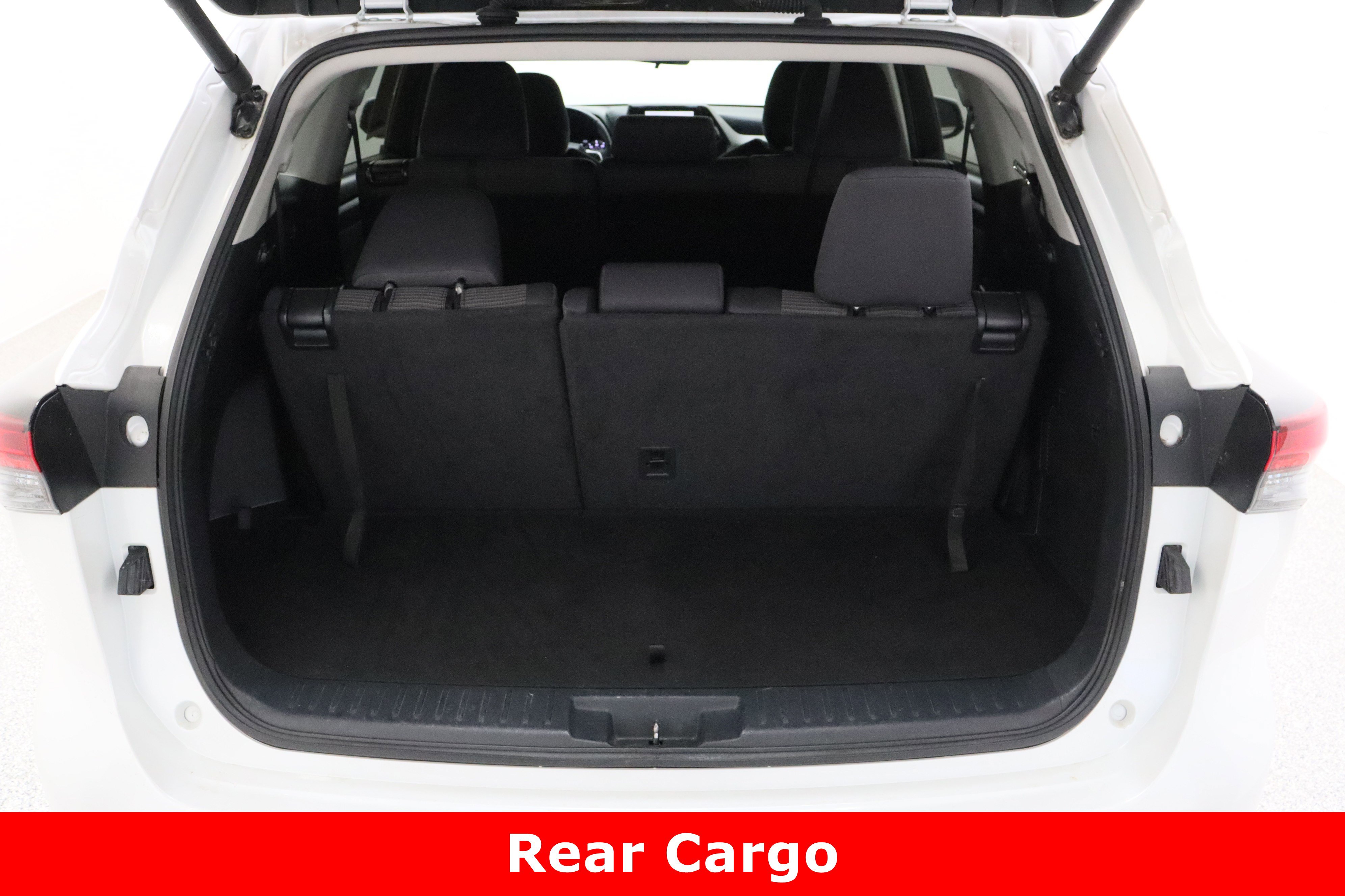 Used 2024 Toyota Highlander LE image 33