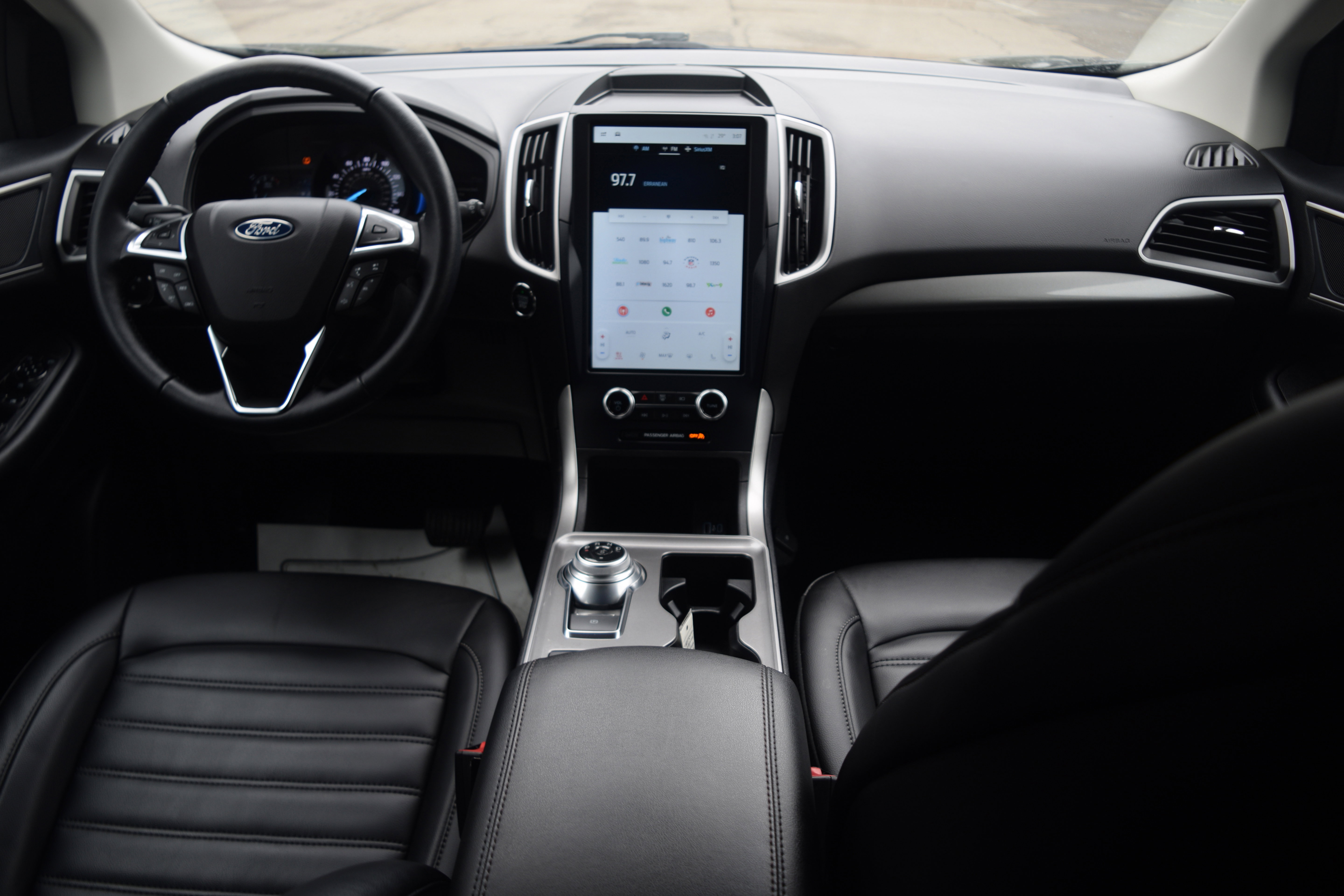 Used 2023 Ford Edge SEL w/ Convenience Package image 8