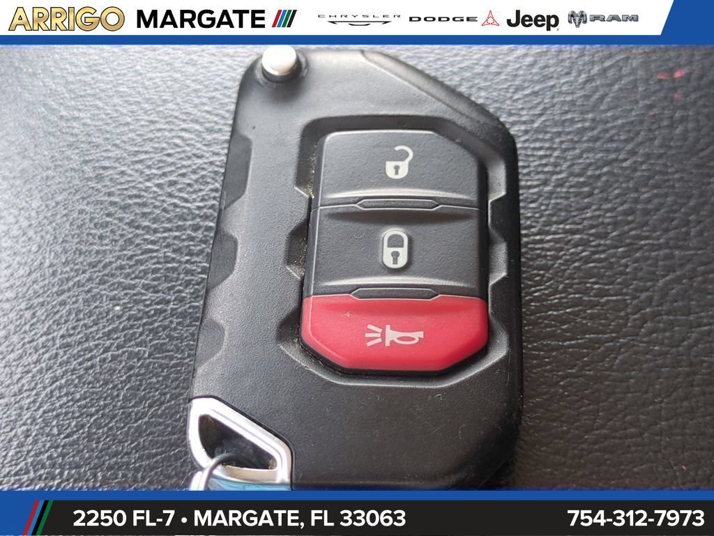 Used 2024 Jeep Wrangler Unlimited Rubicon 4xe AWD/4WD image 29