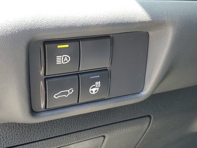 Used 2022 Toyota Highlander XLE AWD/4WD image 9
