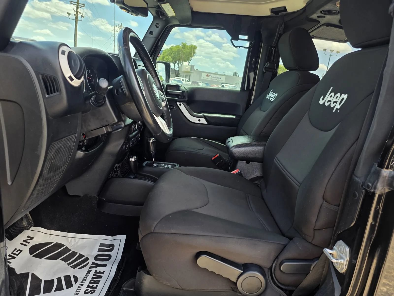 Used 2015 Jeep Wrangler Sahara AWD/4WD image 11