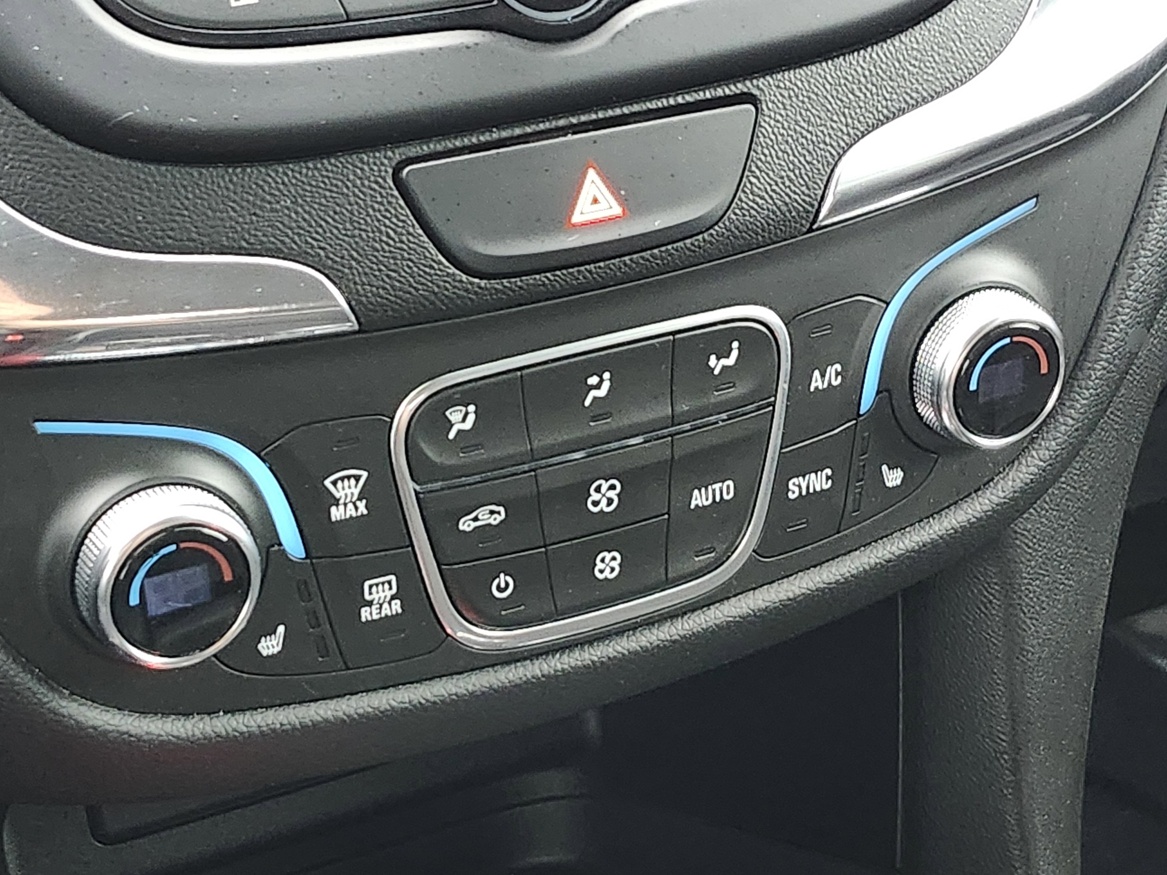 Used 2020 Chevrolet Equinox LT w/ Midnight Edition image 30