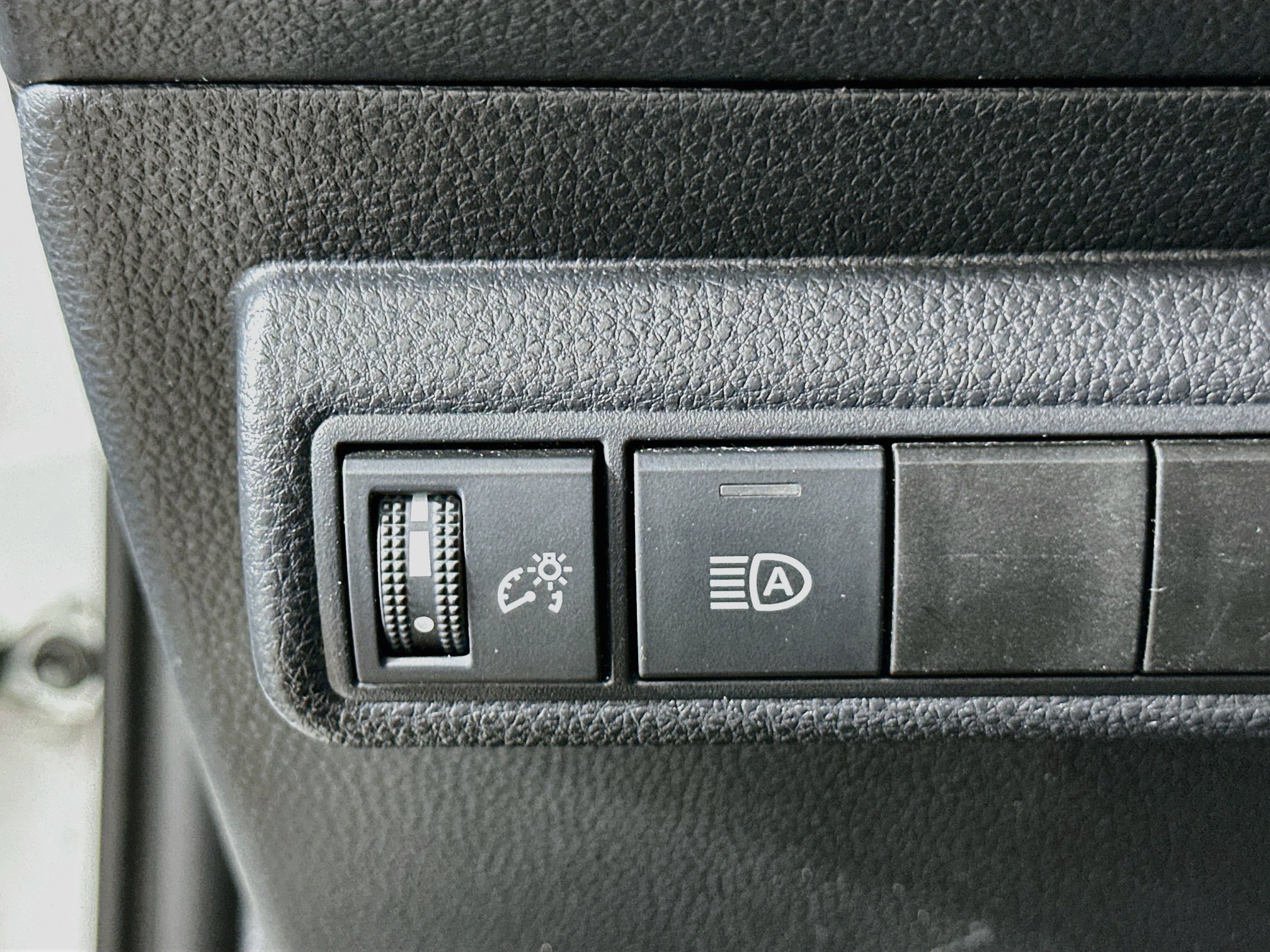 Used 2025 Toyota Corolla LE FWD image 16