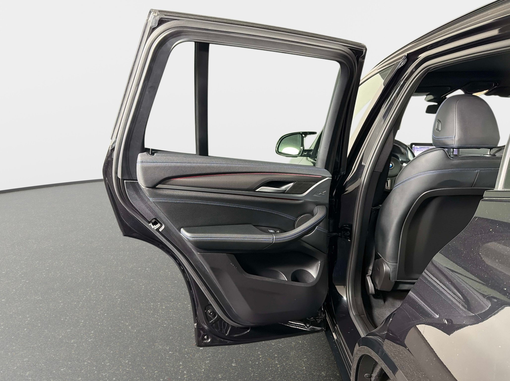 Used 2023 BMW X3 M40i AWD/4WD image 25