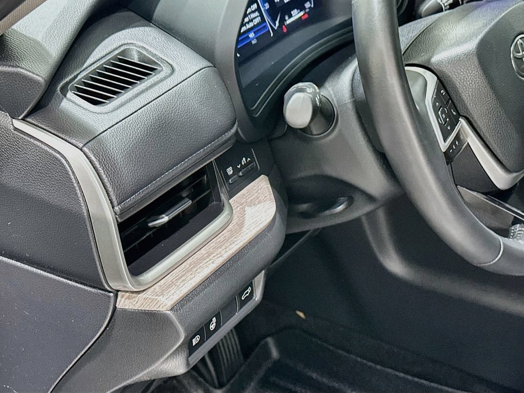 Used 2024 Toyota Grand Highlander AWD image 10
