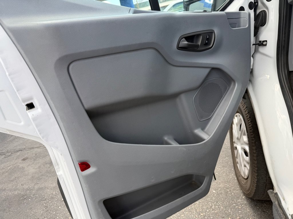Used 2017 Ford Transit 150 XLT RWD image 12